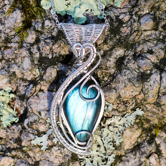 FLASHY Blue Labradorite & Sterling Silver Necklace