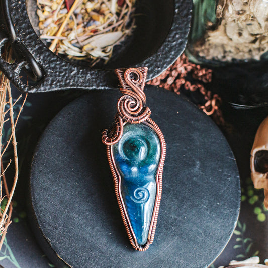 SPECIAL Spiral Goddess Large Labradorite Necklace (Aged Copper)