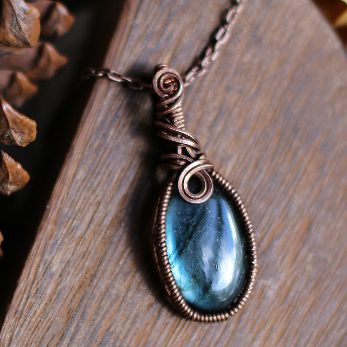 FLASHY Small Labradorite & Aged Copper Necklace